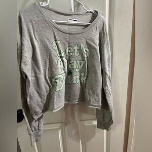 Women’s Large St. Patty’s Day Cropped Sweatshirt